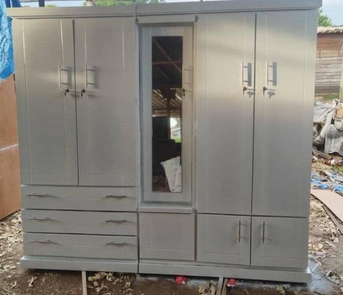 Two piece 4 door wardrobe