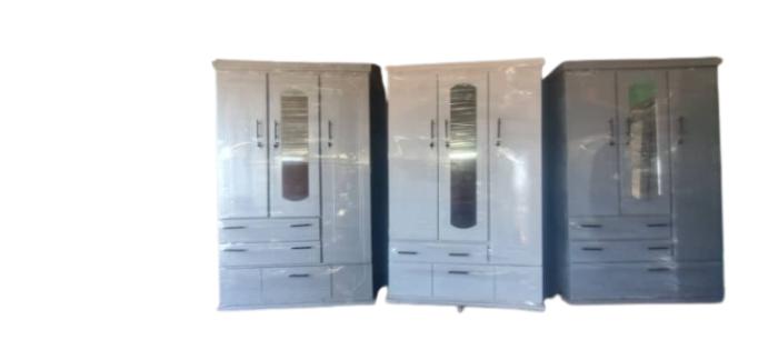 3 door wardrope